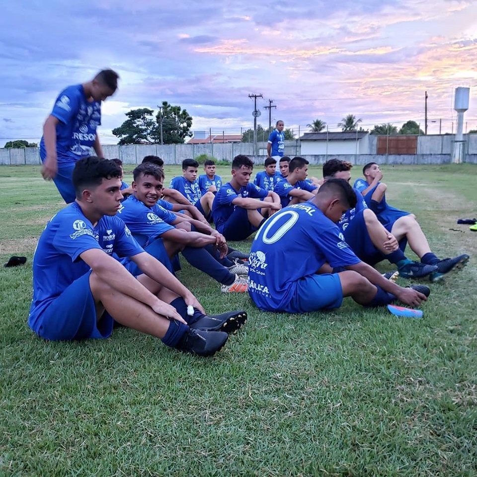 Rondonienses se apresentam em clube de futebol feminino do Paraná